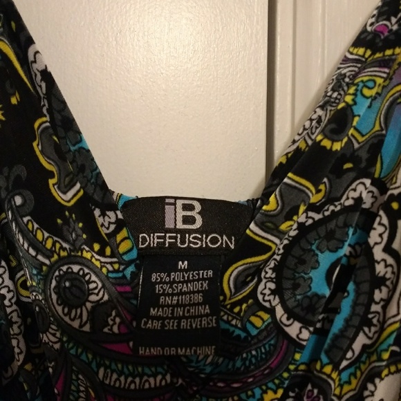 Spaghetti strap long dress with Paisley accent - Picture 2 of 3